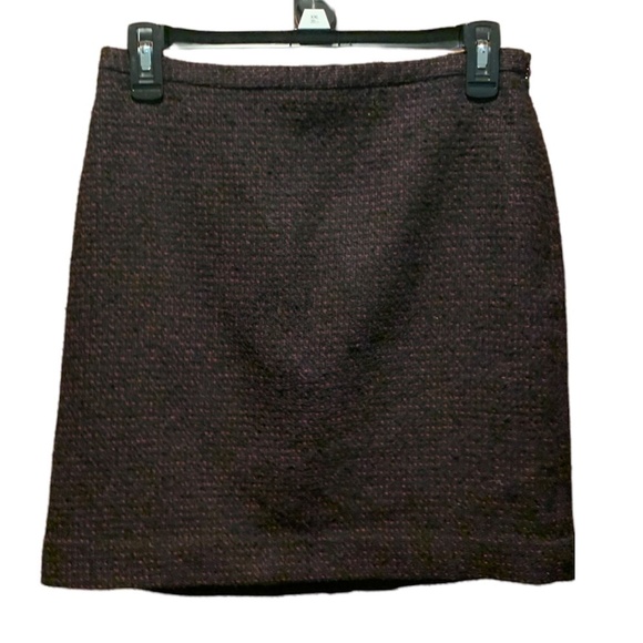 LOFT Dresses & Skirts - Loft Petites Outlet Tweed Skirt in Black and Red Size 2P
